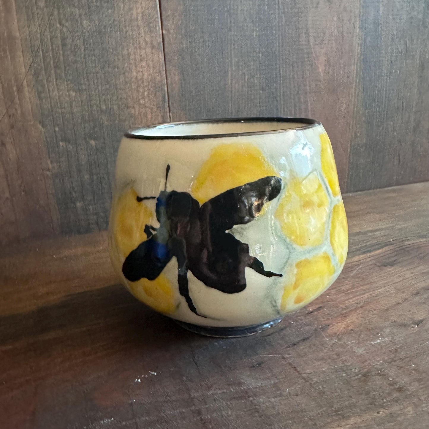 Bee Hive Yunomi Yellow Honeybee Handleless Mug Cup Tumbler M2525